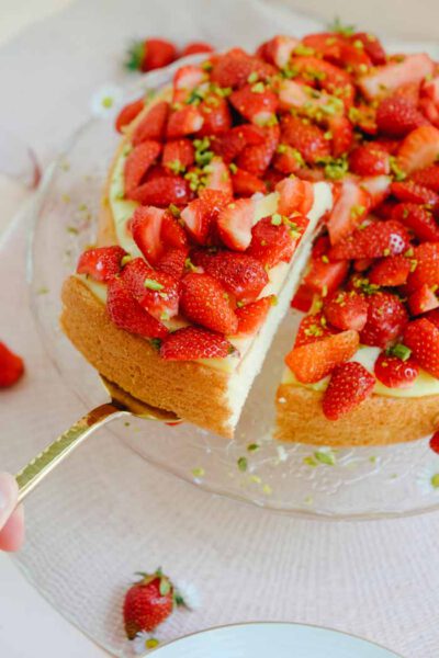 Einfacher Erdbeerkuchen mit Pudding